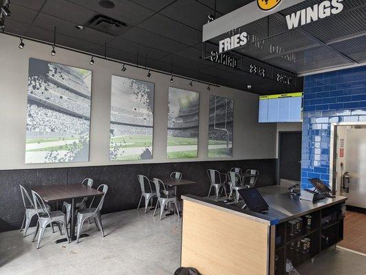 Buffalo Wild Wings 'Go' Photo 5