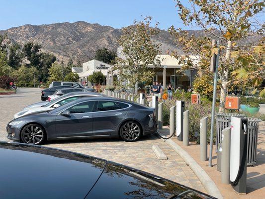 Tesla Supercharger - Malibu Village