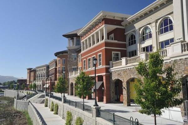 Enjoy living in downtown Napa, convenient to all the restaurants.