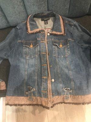 Got this super cute denim jacket from So-So Market.