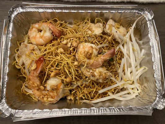 Crispy pad Thai with shrimp