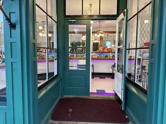 Welcome to the NEW PennyLane Sweets & Treats, Boba too! Located @ History Park in San Jose in the historic O'Brien's Candy Shop!