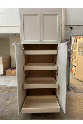 Brand new pantry with adjustable rollouts