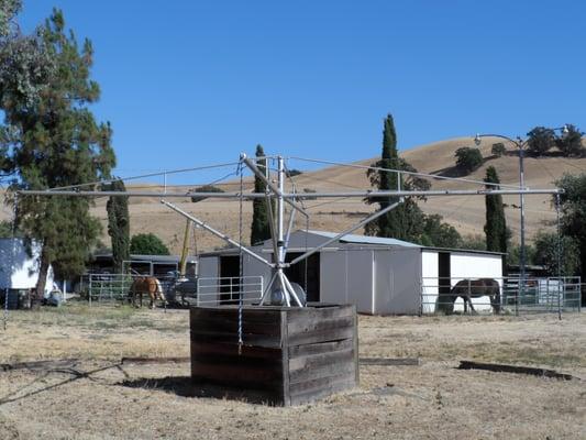 Hot walker & 3 stall barn