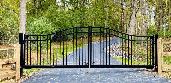 Aluminum automatic double  swing gate.