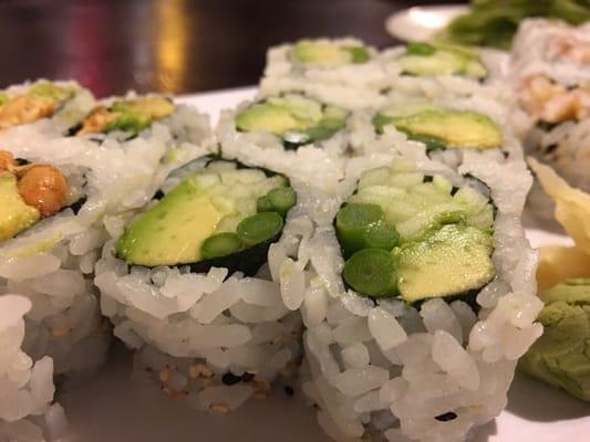 AAC (avocado asparagus cucumber) roll is so YUMMY GET IT!