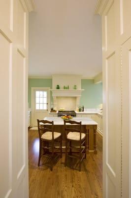 Kitchen by Clawson Architects, Photo By Robert Glasgow