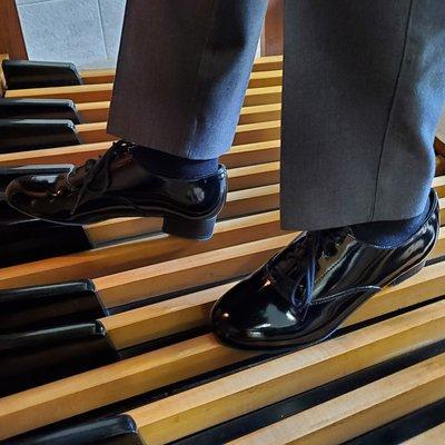 Men's patent leather organ shoes