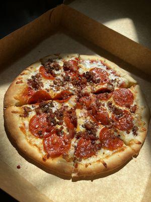 pepperoni + (extra) bacon !