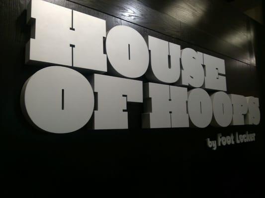 Willowbrook Mall Foot Locker has a House of Hoops!