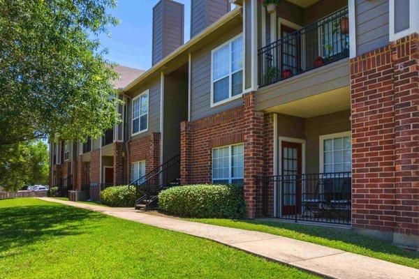 Summer Brook apartments in Longview, Texas.