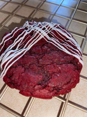 Ruby Red
Red Velvet Cookie drizzled with white chocolate.