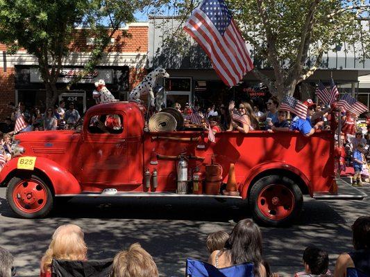 Turlock 07/04/19 Parade: Fire Truck