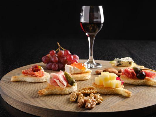 Mini Cheese and Charcuterie Boards

www.coolbitescatering.com