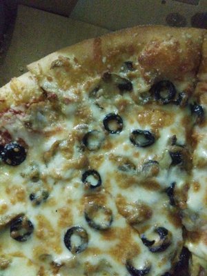 Cheese pizza with mushrooms and olives