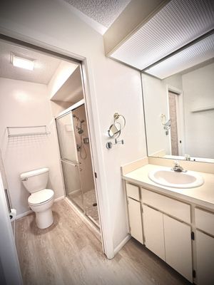 Bathroom/vanity