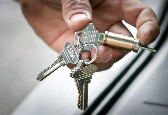 Discount Keys & Locksmith Service