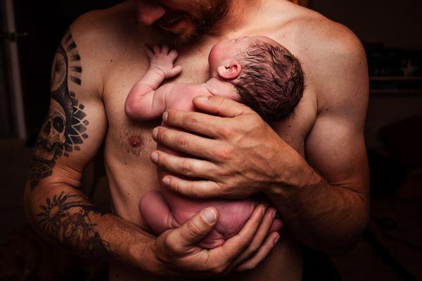 Our Dads Do Skin-to-Skin With Their Baby to Promote Immunities