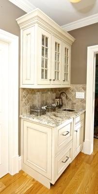 Check out this beautiful wet bar with 2 refrigerator drawers!