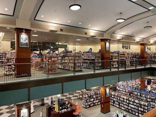 Barnes & Noble Booksellers Holyoke