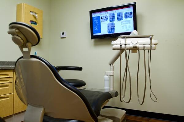 This is one of 6 exam rooms that our doctors will see you for your dental procedures.