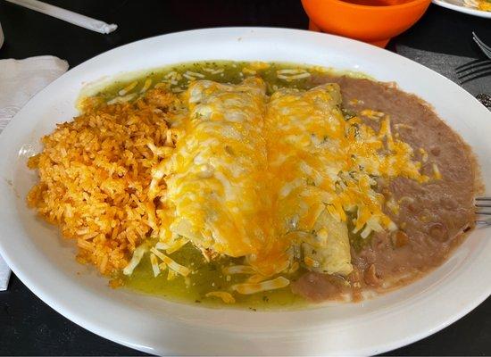 Delicious chicken enchiladas verdes