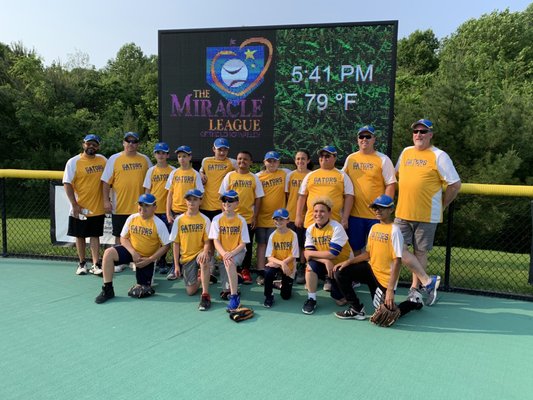 Gators volunteering at a game