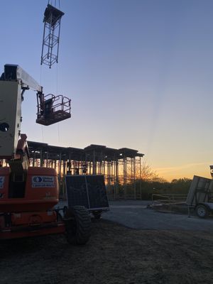 Job site cranes