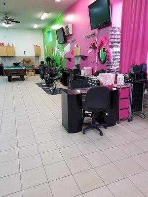 Nail station