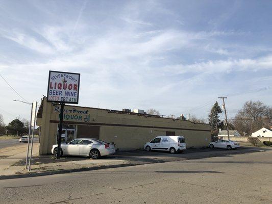 Riverfront Liquor Shoppe