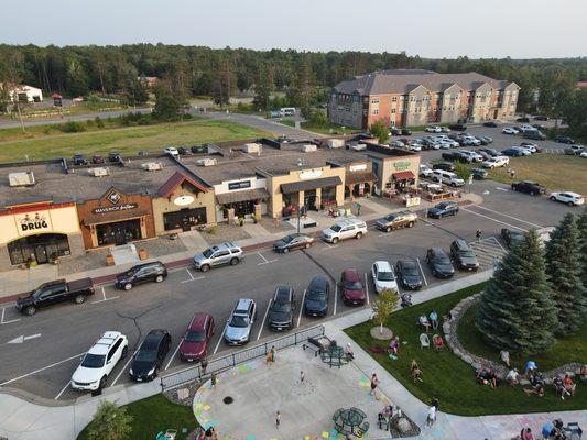 These are numerous shops, restaurants and other small businesses in Crosslake Town Square