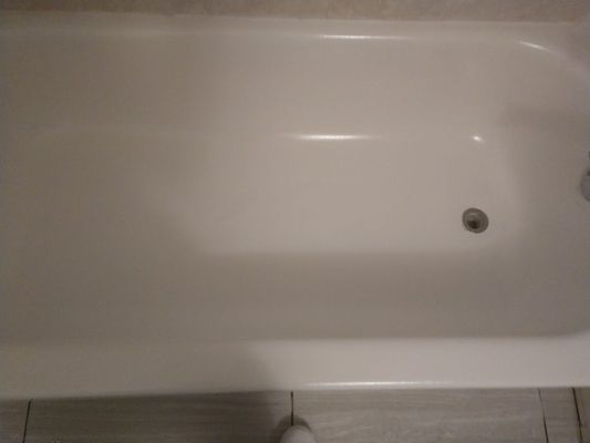 After pic of Tub Resurfacing