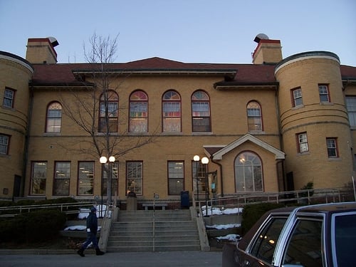 View of the entrance from the parking lot