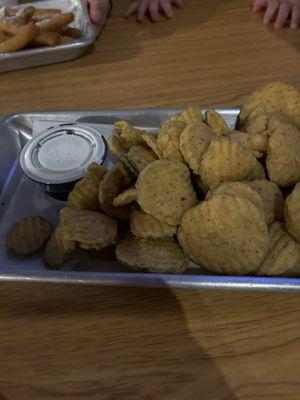 Fried pickle slices