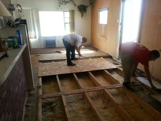 Replacing a sub floor on a mobile home