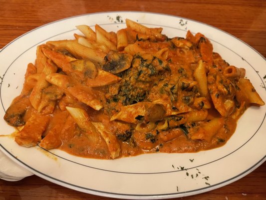 Penne in Vodka Sauce with chicken