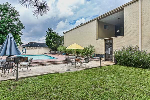 850 Martin Behrman offers affordable living in a quiet and safe neighbor right off of Veterans Blvd