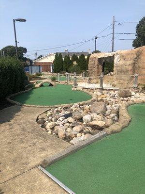 Mini golf course