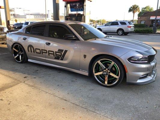 2015 charger on 22'/9 22/10.5 staggered str wheels