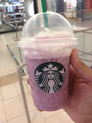 Blackberries & cream frap