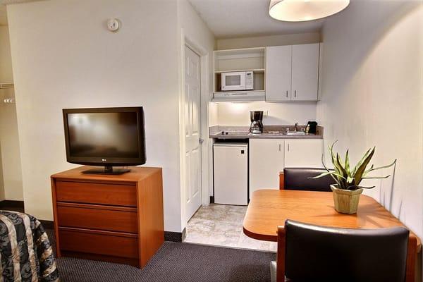 Smaller Kitchens in Queen Rooms