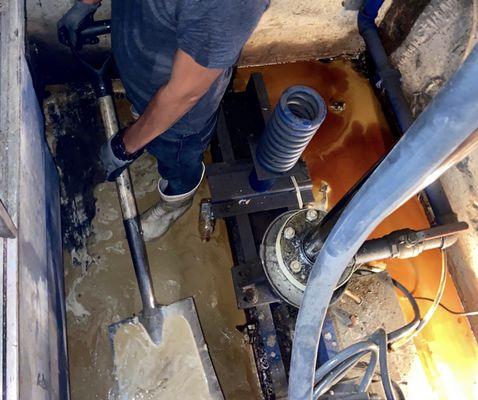 elevator pit cleaning on a hydraulic from major flooding
5