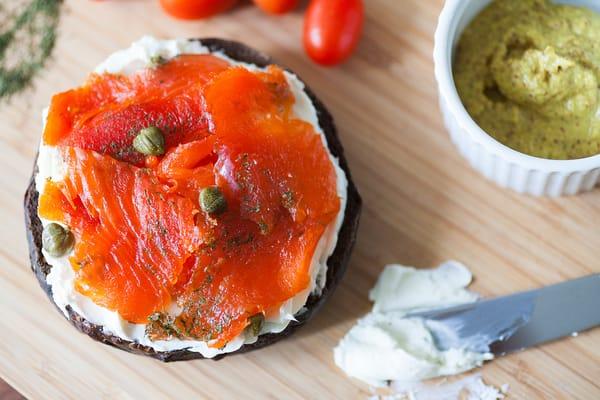 gravlax rye bagel