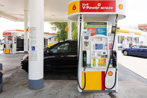 Grab gasoline at Shell located at 1911 Rockville Pike, Rockville, MD!