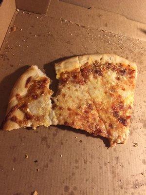 Pizza should not do this when you try to pick it up.