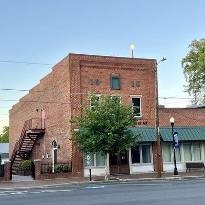 The Mason-Scharfenstein Museum of Art is located in downtown Demorest. Free and open to the public!