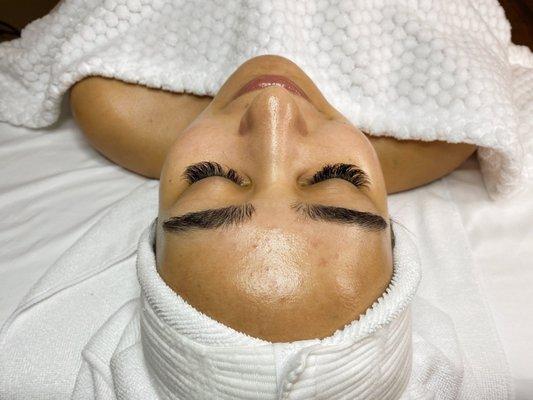 Dermaplane Facial