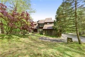 Estate Property - Bedford Hills- Prime Estate Area.Contemporary with Pool & Pool House & Accessory Apartment over add'l garages