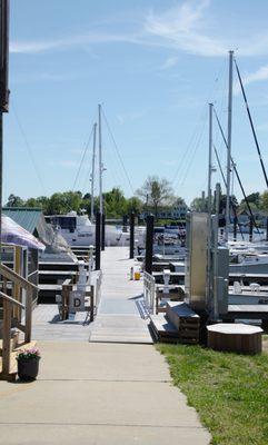 D Dock is the new floating dock with new ValvTect gas and diesel, free pump-out, and new electrical at each slip.