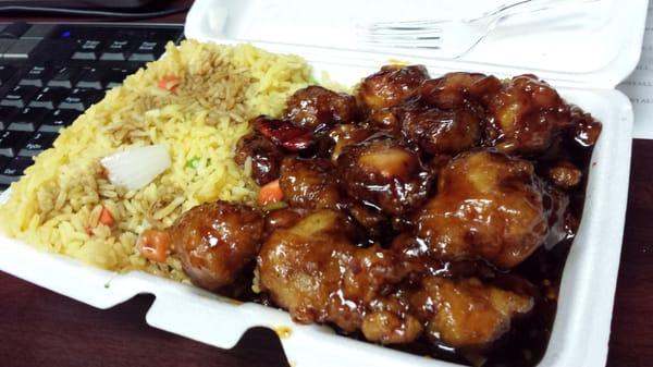 General Tso chicken lunch special